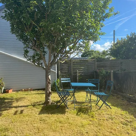 35 M2 1er Etage 200 M De La Avec Jardin *