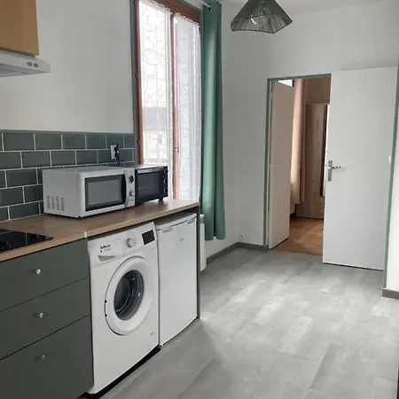 35 M2 1er Etage 200 M De La Avec Jardin *