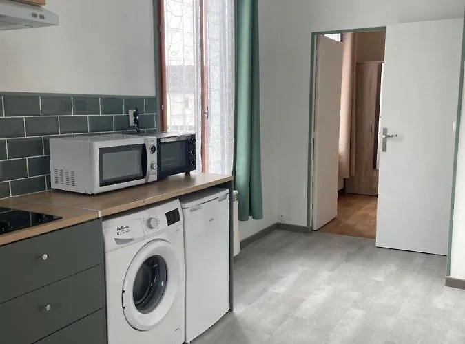 35 M2 1er Etage 200 M De La Avec Jardin *